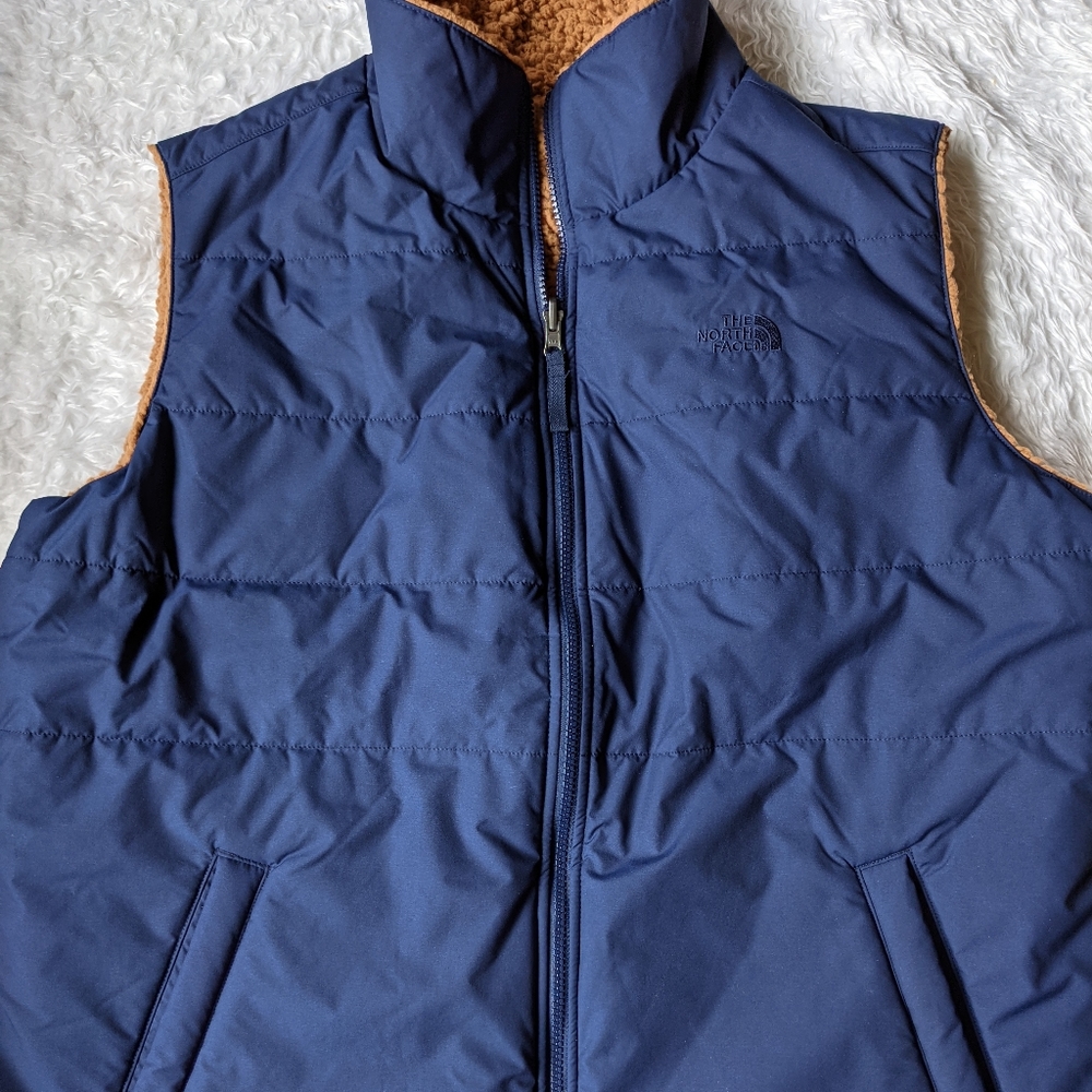 New North Face Navy And Brown Sherpa Vest